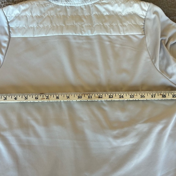 Nike Womens Essential Puffer-Panel Running Jacket, Size Large, Color is grey. - Picture 5 of 10